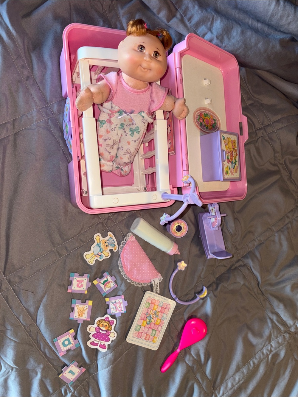 1995 cabbage patch kids Love N Go travel set
